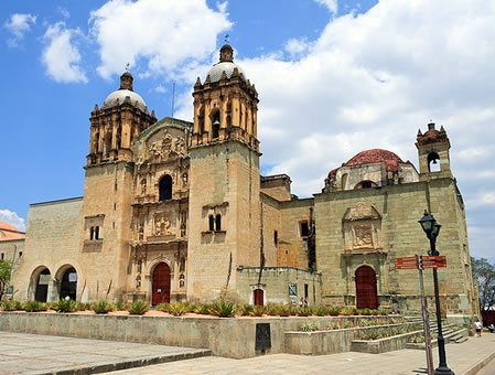 La Iglesia de Santo Domingo de Guzmán se encuentra en Oaxaca